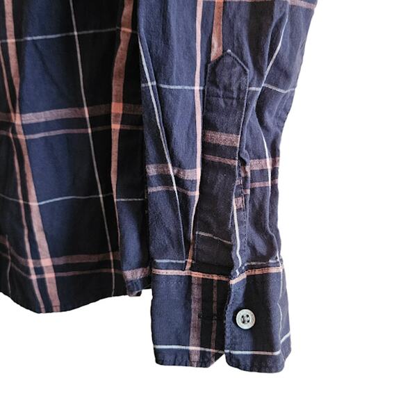 Size Small Wrangler Flex for comfort Dark blue/Pink button up - Picture 2 of 7